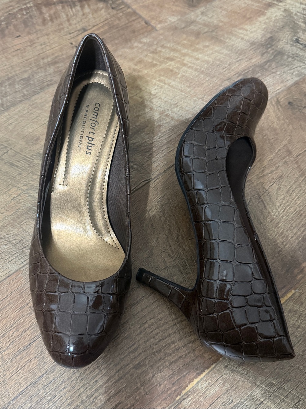 comfort plus by Predictions Dark Brown Croc-Embossed Heeled Pumps